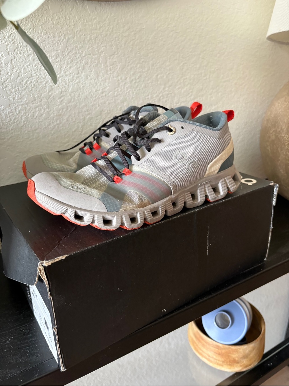 On Cloudflow Lightweight Running Shoes in Light Gray with Coral Accents